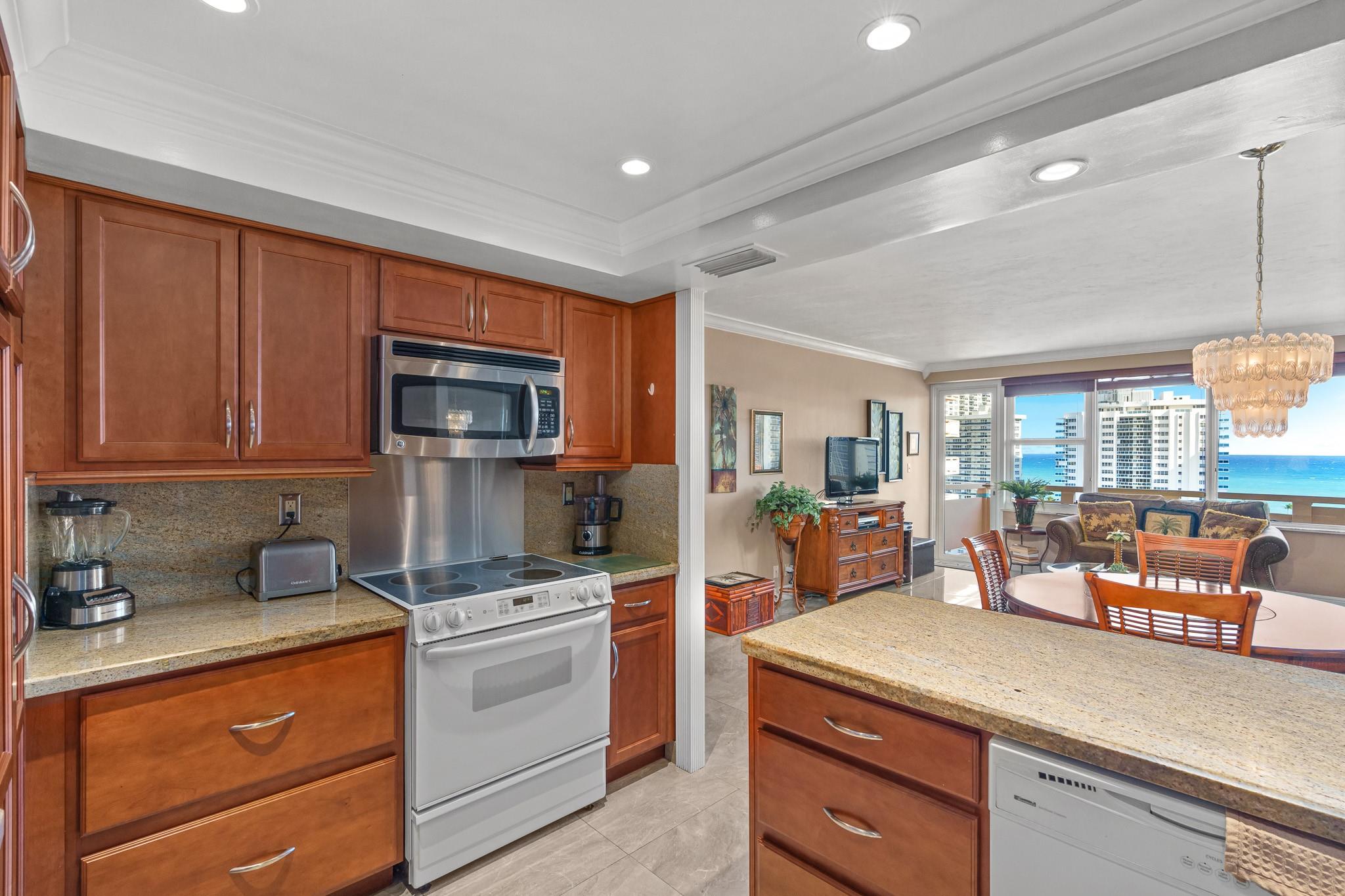 Coral Ridge Towers South - Residential