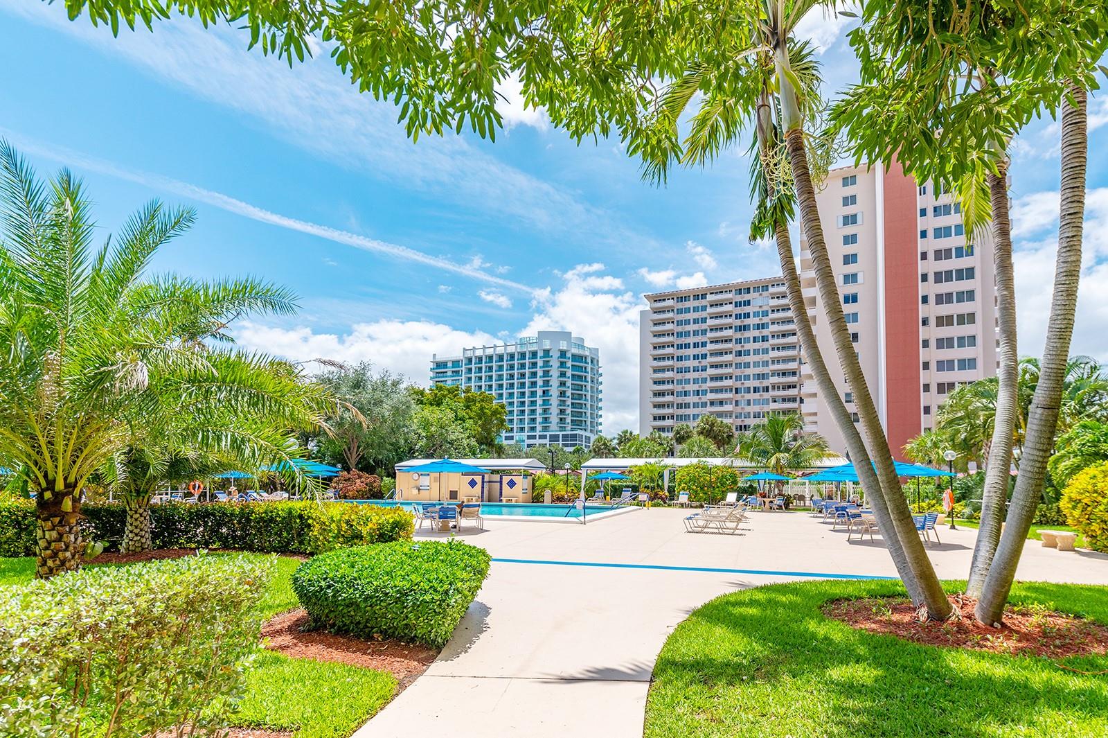 Coral Ridge Towers South - Residential