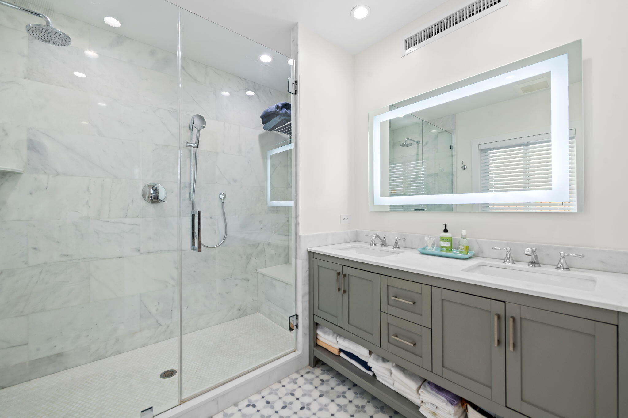 RIO VISTA ISLES - Residential