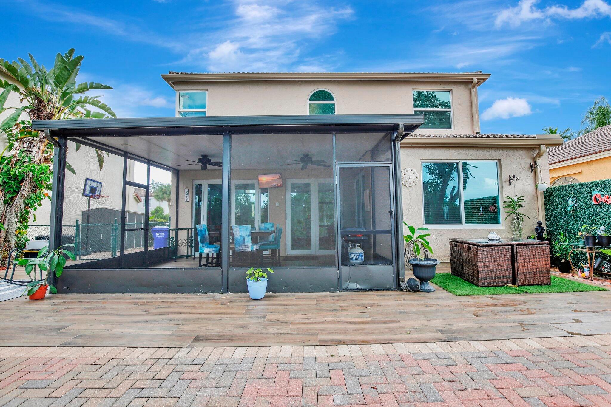 TOWNGATE - Residential