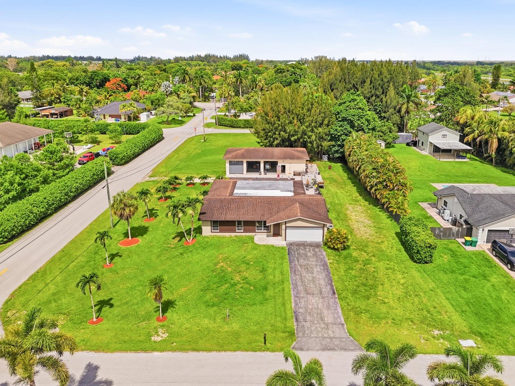 Photo of 4841 SW 201st Terrace, Southwest Ranches, FL 33332 (MLS # B26036806)