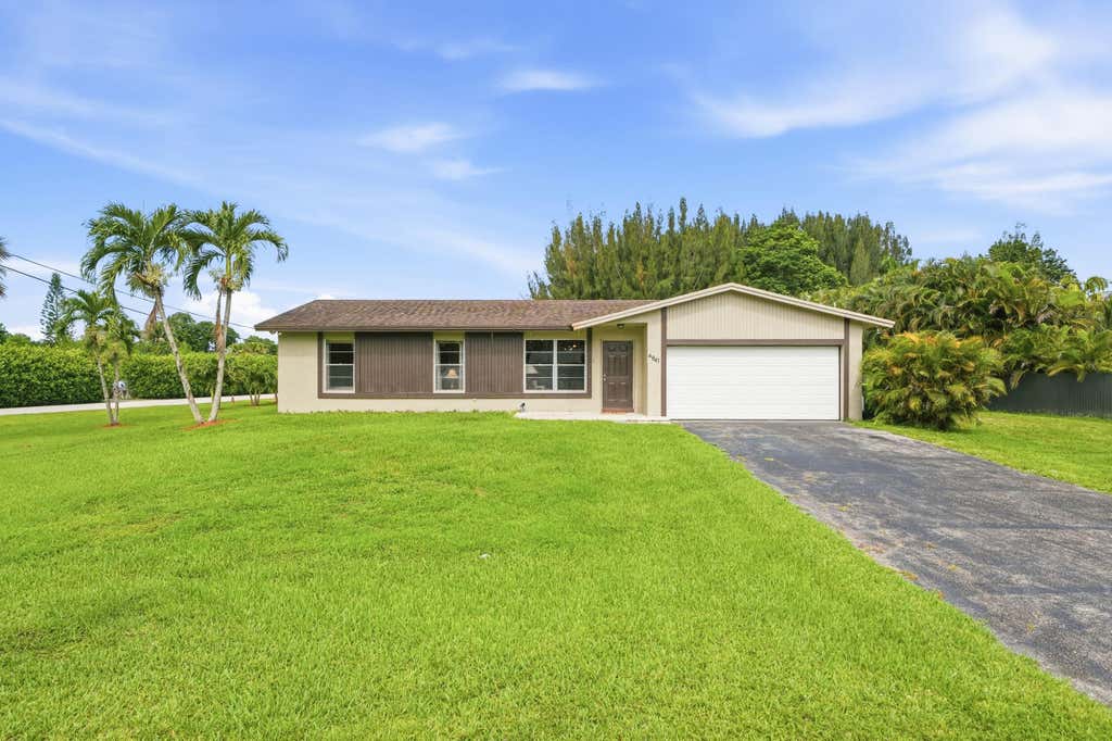 Photo of 4841 SW 201st Terrace, Southwest Ranches, FL 33332 (MLS # B26036806)