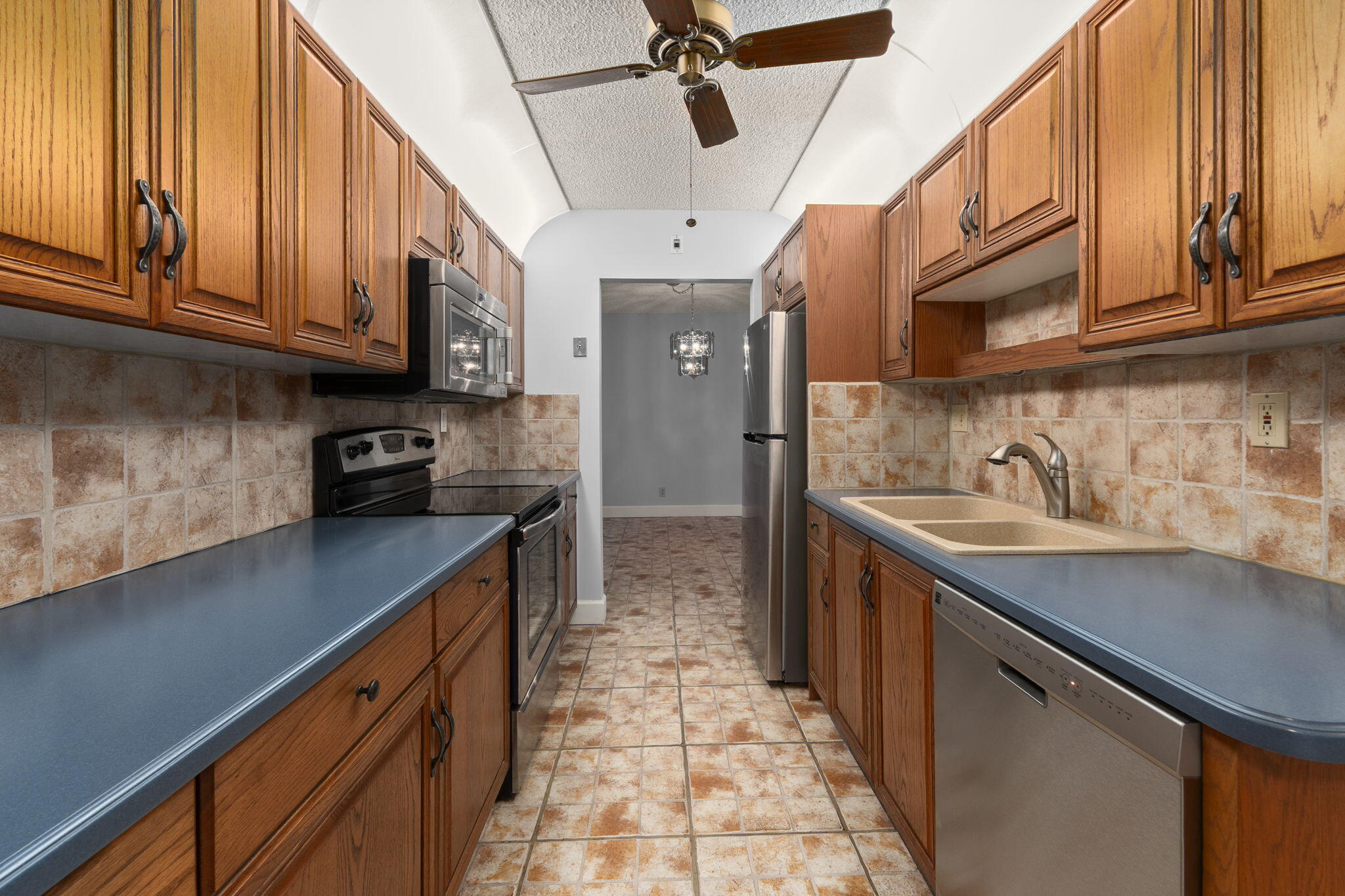 SAVANNAH'S CONDOMINIUM 1A - Residential