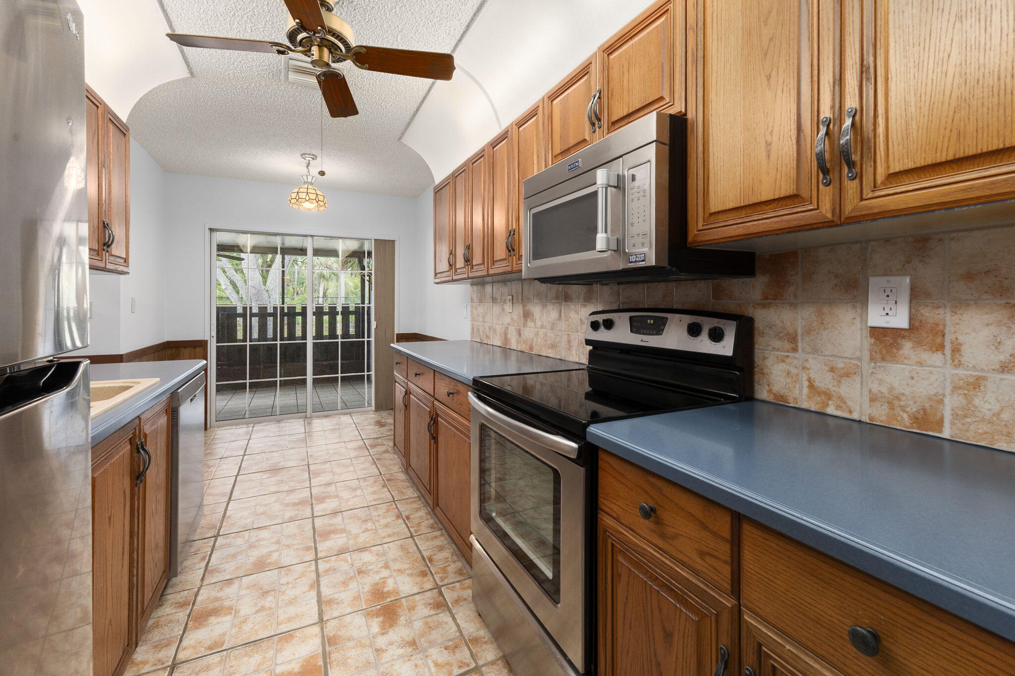 SAVANNAH'S CONDOMINIUM 1A - Residential