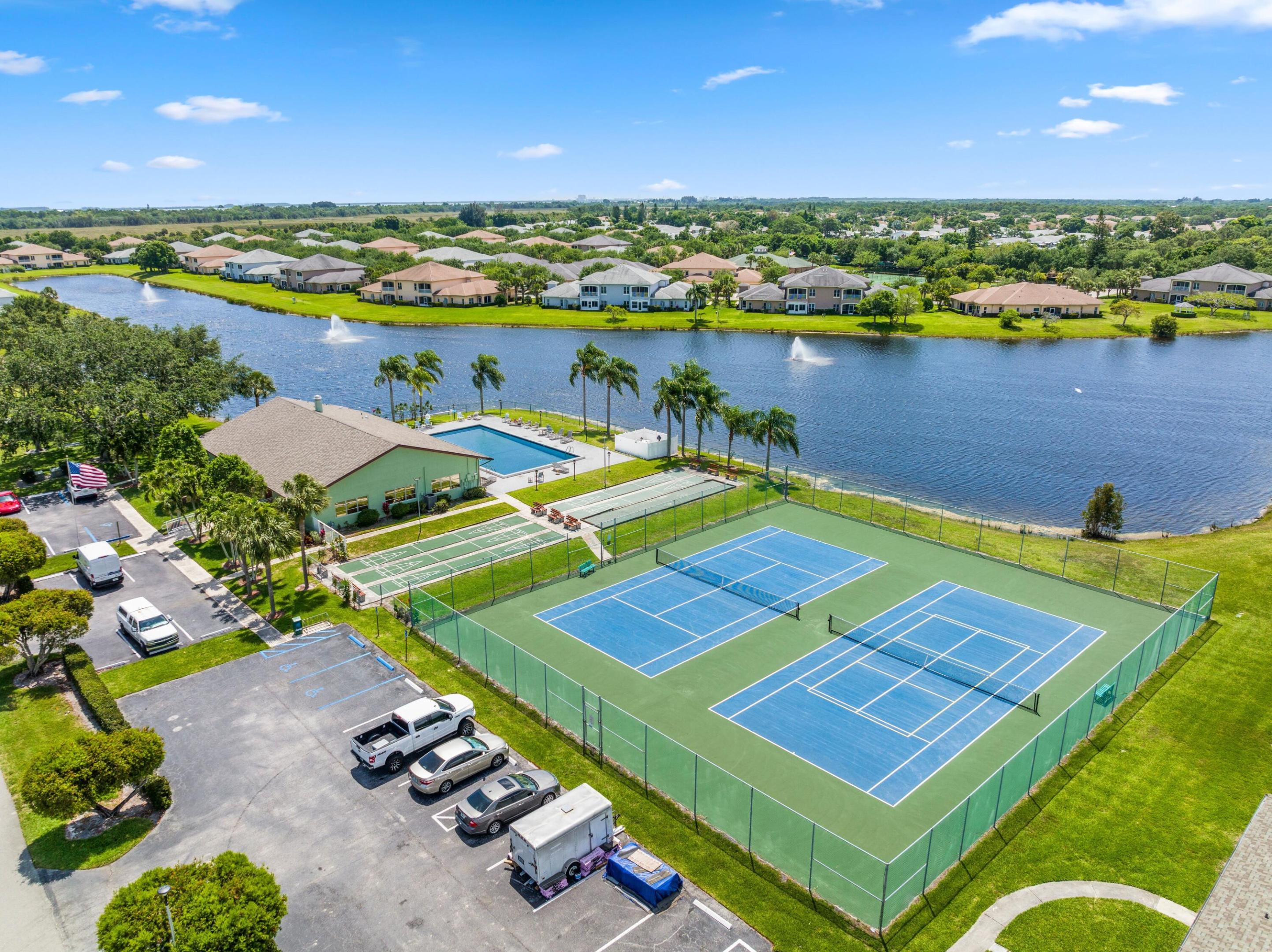 SAVANNAH'S CONDOMINIUM 1A - Residential