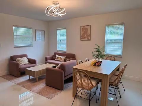 1720 NE 146th St Miami FL 33181