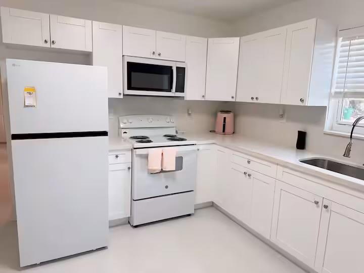 Arch Creek Estates - Residential Lease