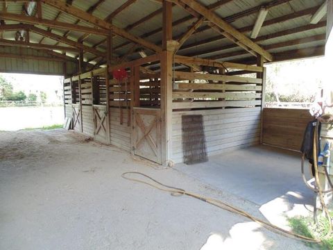 A home in Loxahatchee