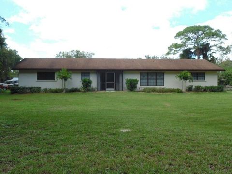 A home in Loxahatchee