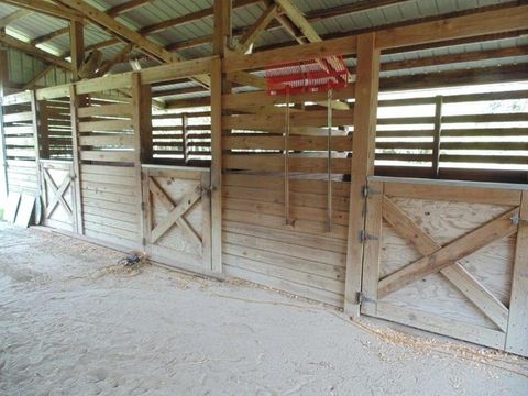 A home in Loxahatchee