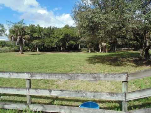 A home in Loxahatchee