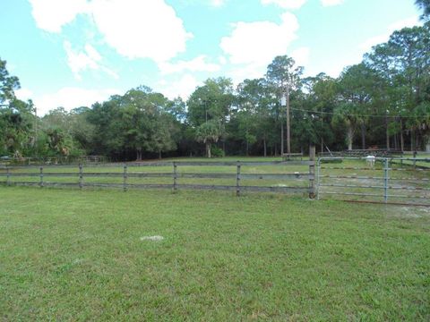 A home in Loxahatchee