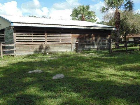 A home in Loxahatchee