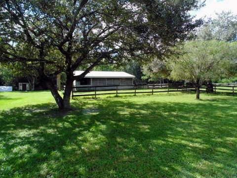 A home in Loxahatchee