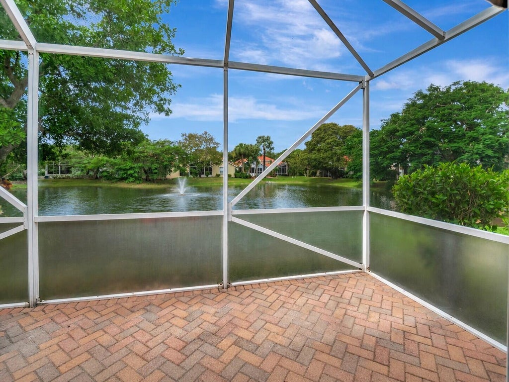 Photo of 11081 Springbrook Circle, Boynton Beach, FL 33437 (MLS # B26079327)