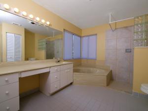 PORT ST LUCIE SECTION 10 - Residential Lease