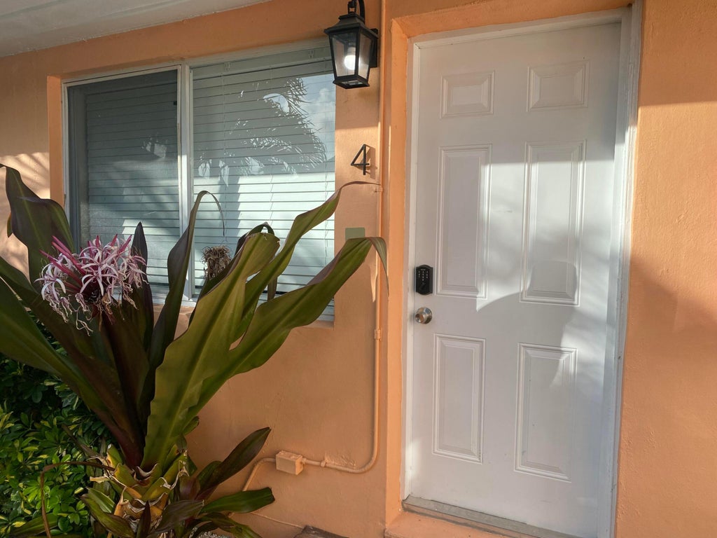 Photo of 914 N J Street #4, Lake Worth Beach, FL 33460 (MLS # R11038709)