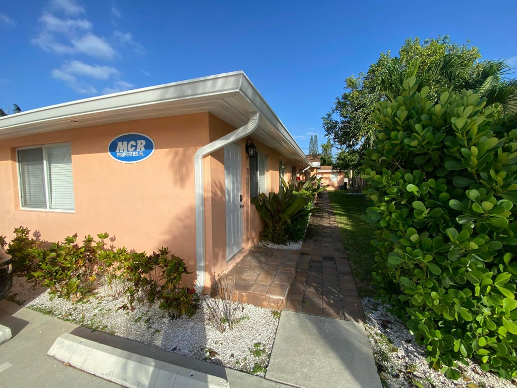 Photo of 914 N J Street #4, Lake Worth Beach, FL 33460 (MLS # R11038709)