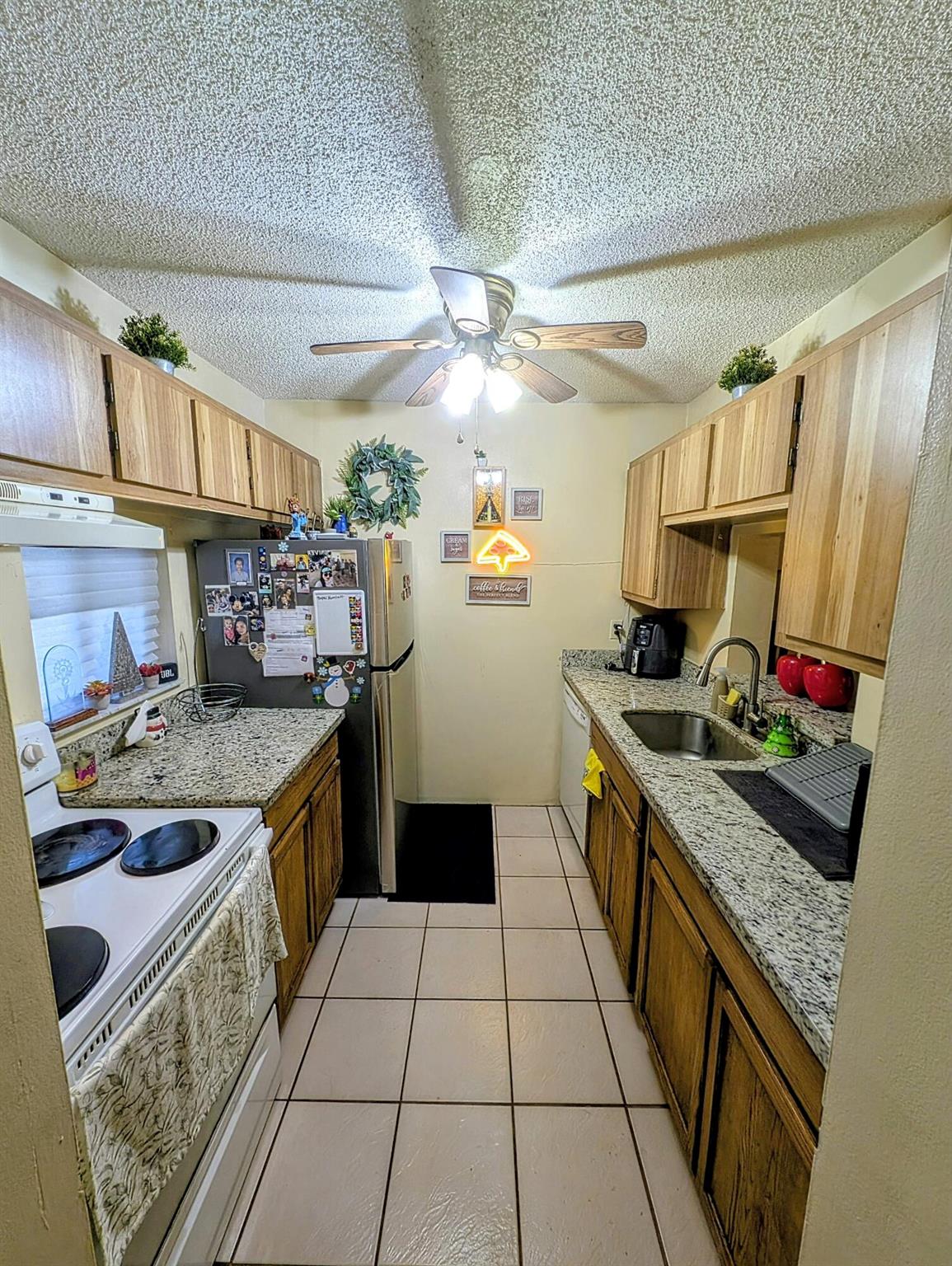 CASCADES OF LAUDERHILL - Residential