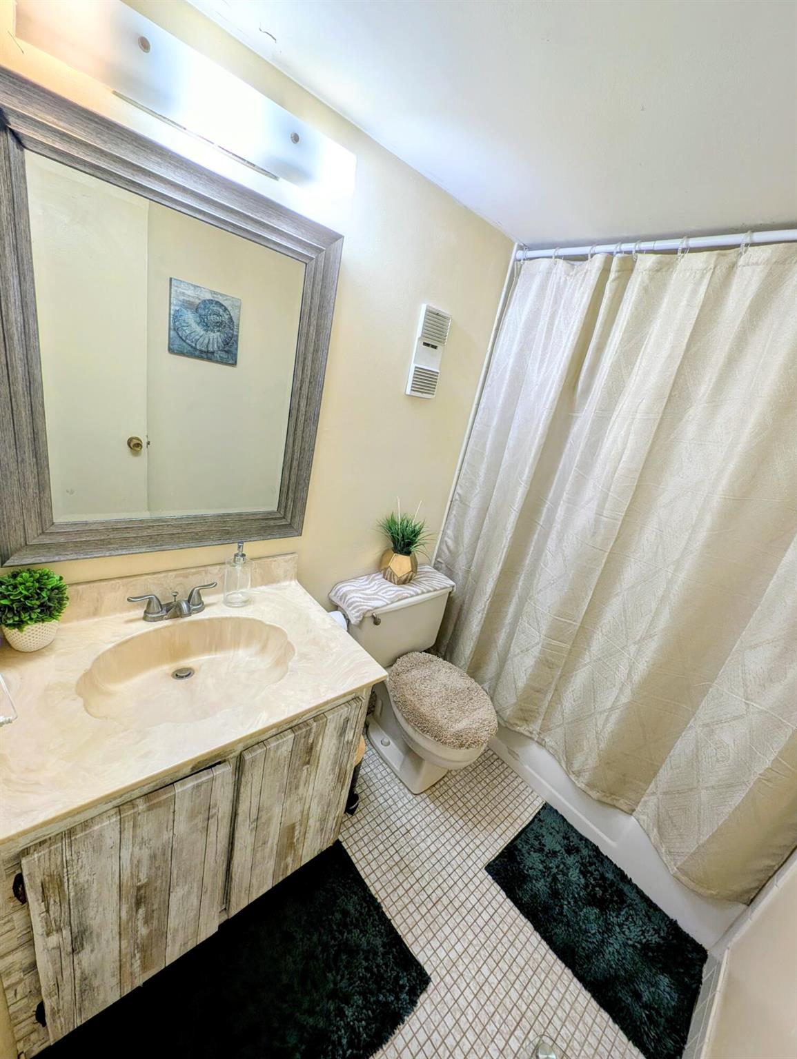 CASCADES OF LAUDERHILL - Residential