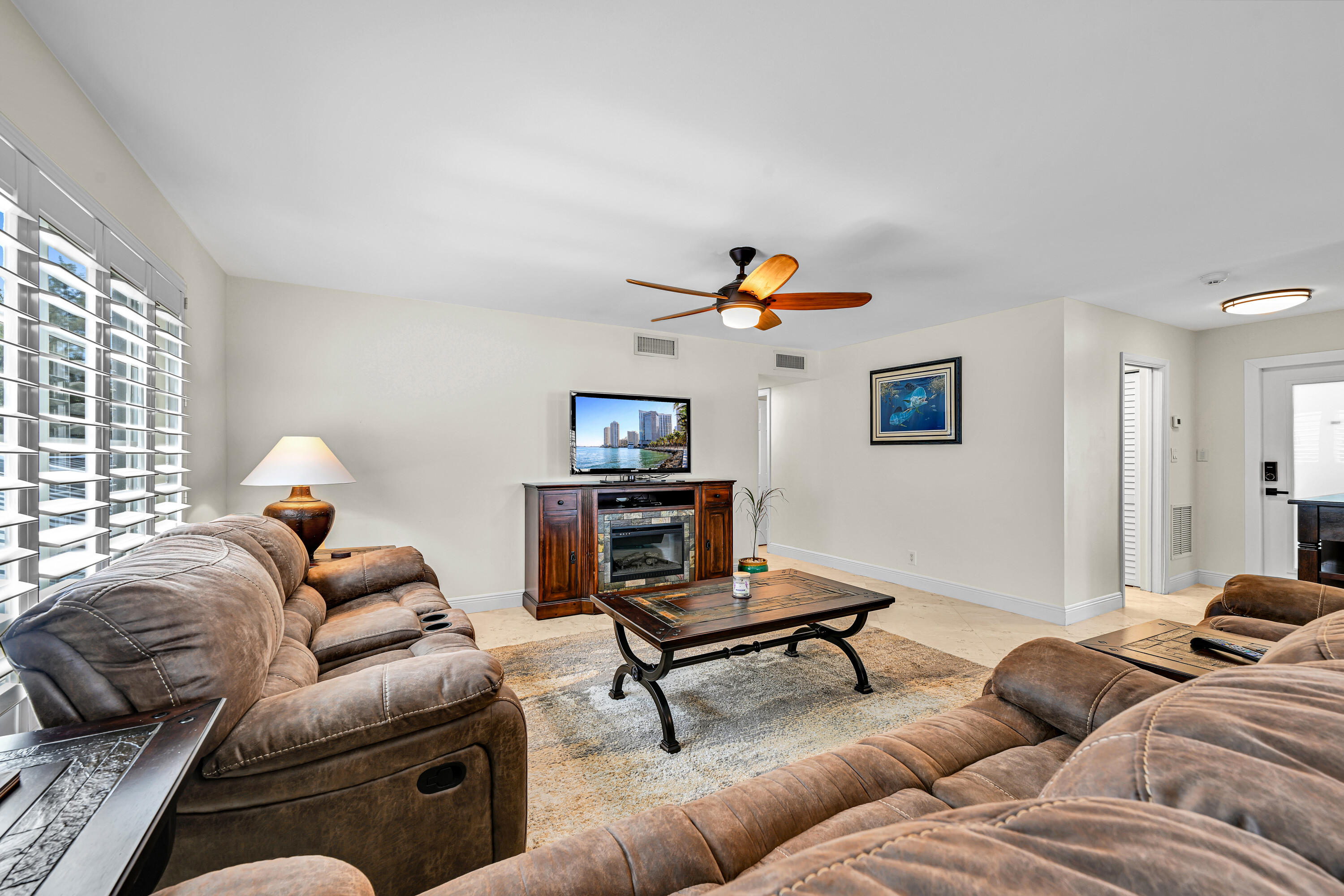 2860 NE 14TH ST Causeway 201D