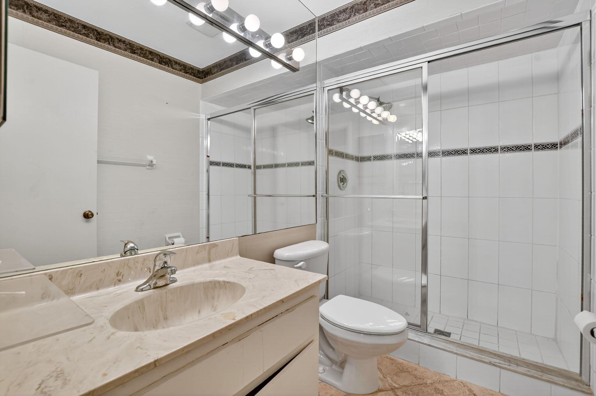 CANARY PALM CLUB - Residential