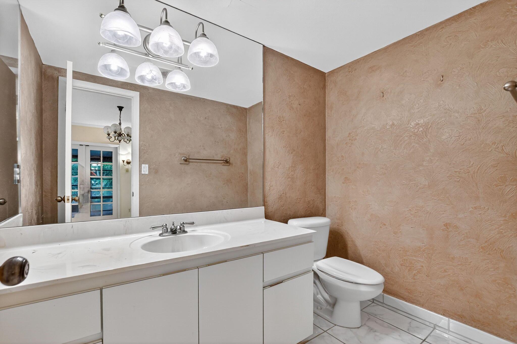 CANARY PALM CLUB - Residential