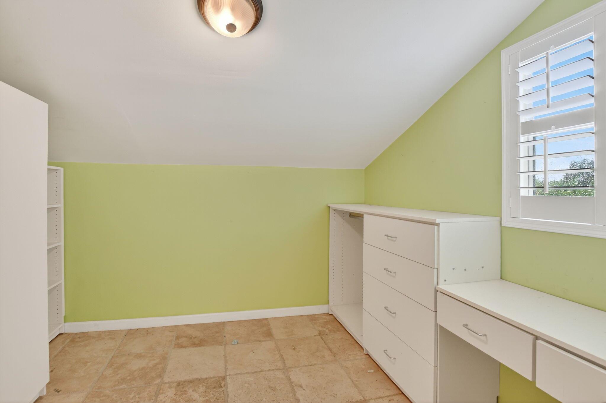 CANARY PALM CLUB - Residential