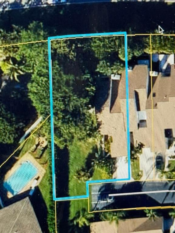 6758 Canary Palm Circle