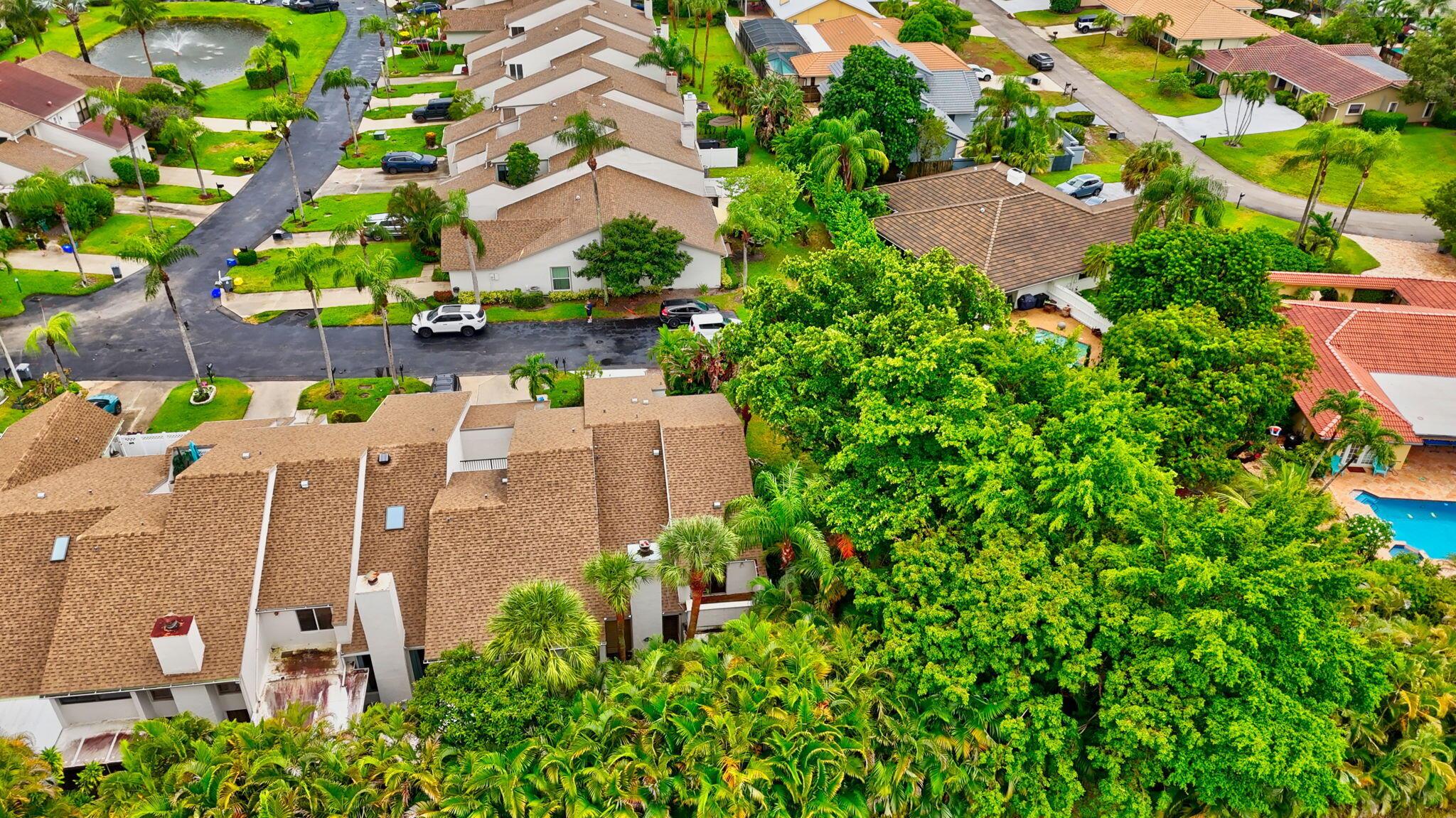 CANARY PALM CLUB - Residential