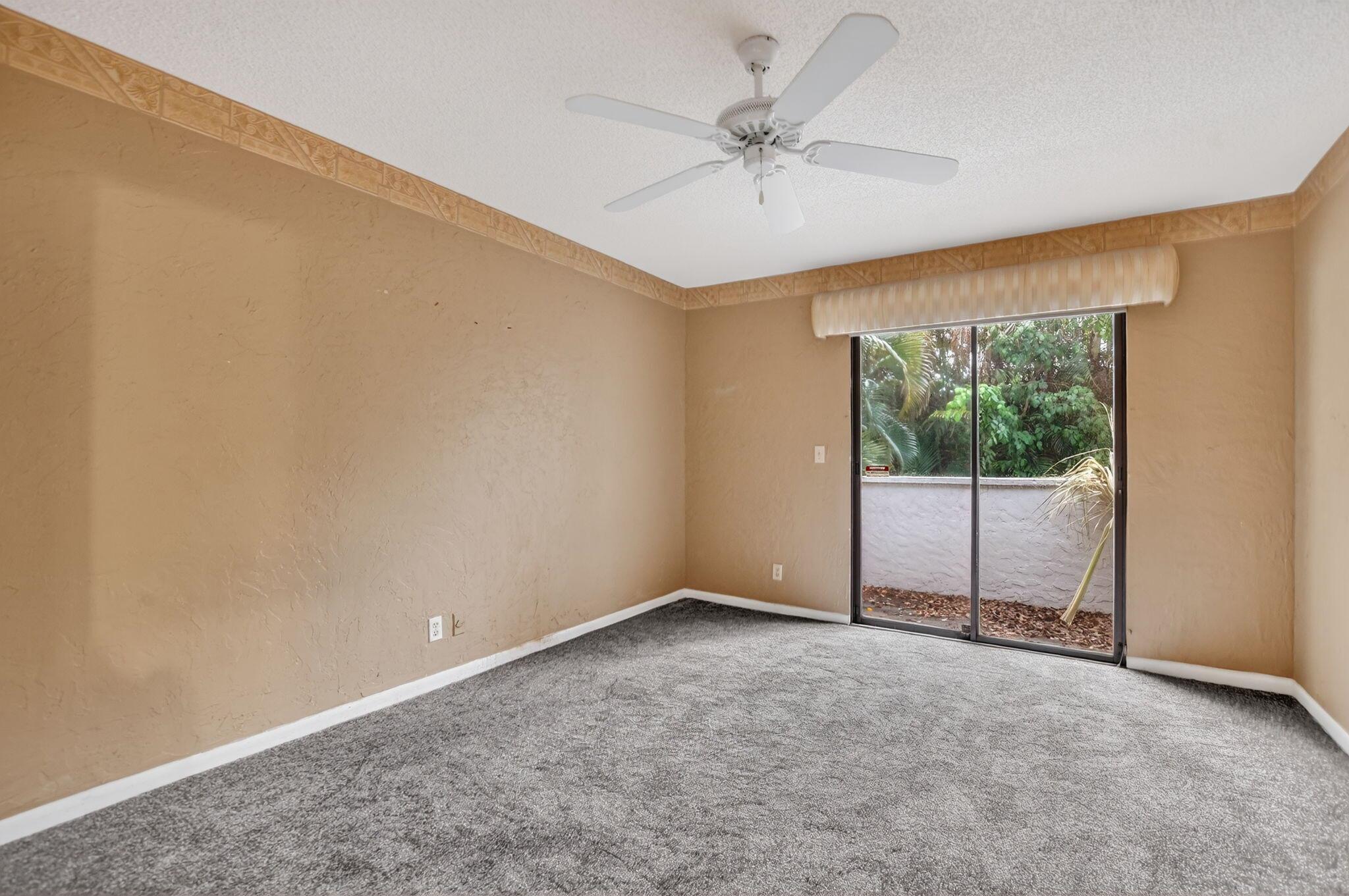 CANARY PALM CLUB - Residential