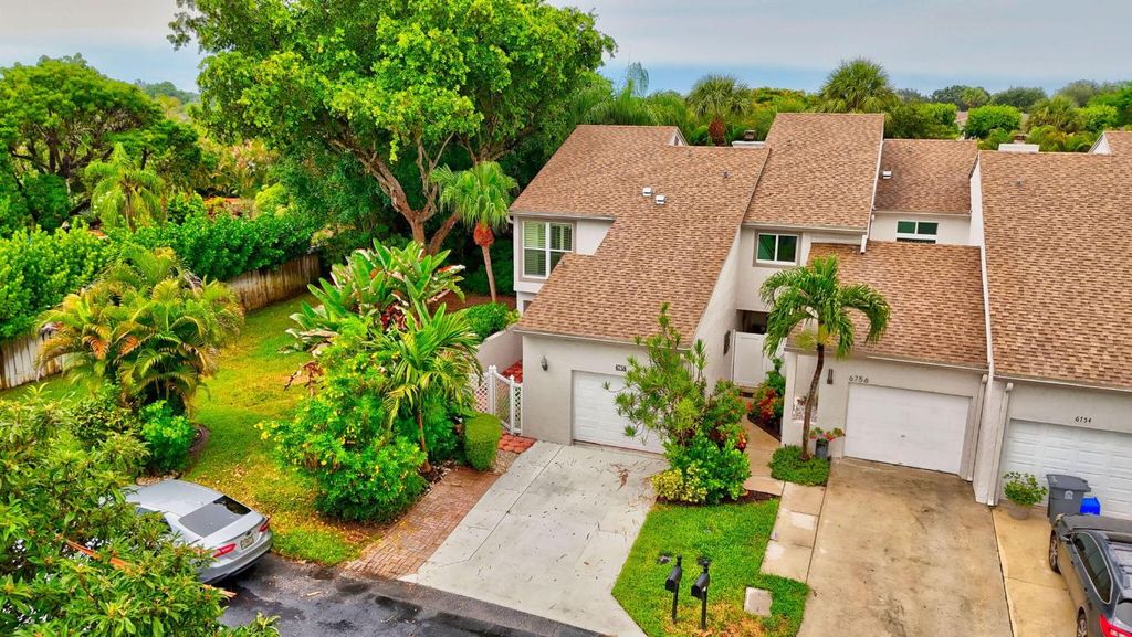 Photo of 6758 Canary Palm Circle, Boca Raton, FL 33433 (MLS # R11139488)