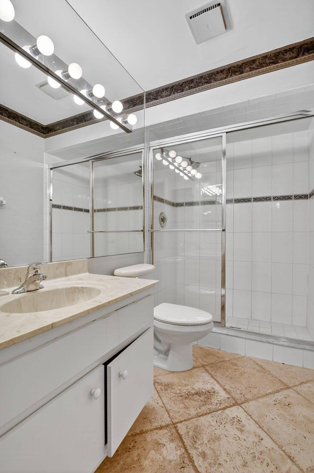 CANARY PALM CLUB - Residential