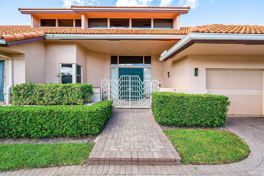 Photo of 4952 Bocaire Boulevard, Boca Raton, FL 33487 (MLS # R11134880)