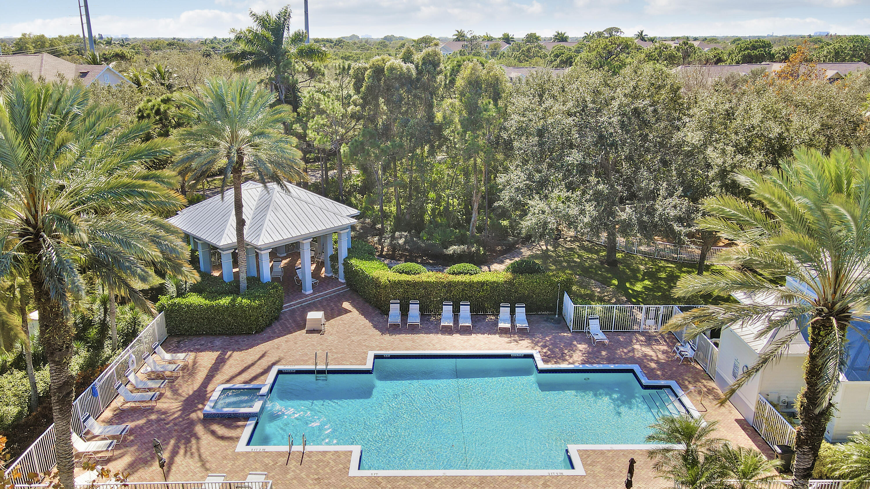 BOTANICA - Residential