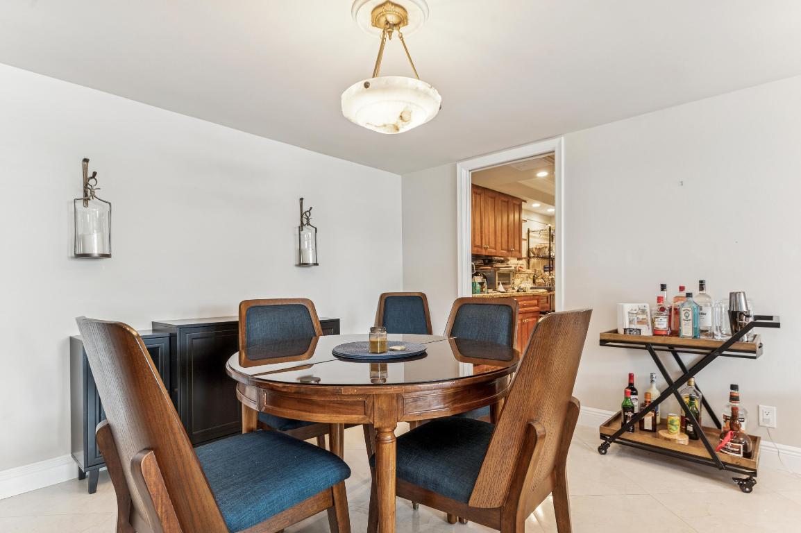 2000 Presidential Way 205