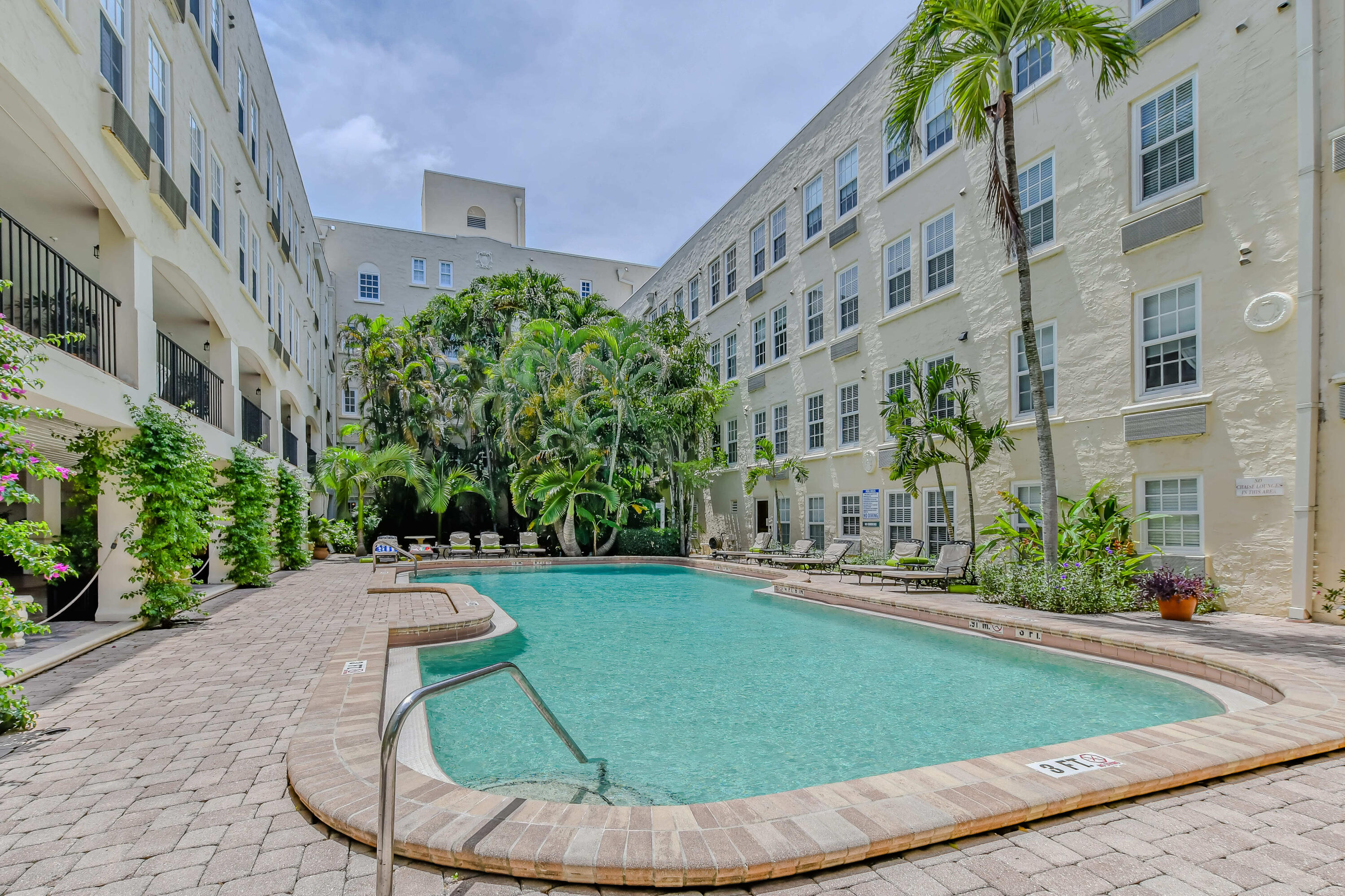 PALM BEACH HOTEL CONDO - Residential
