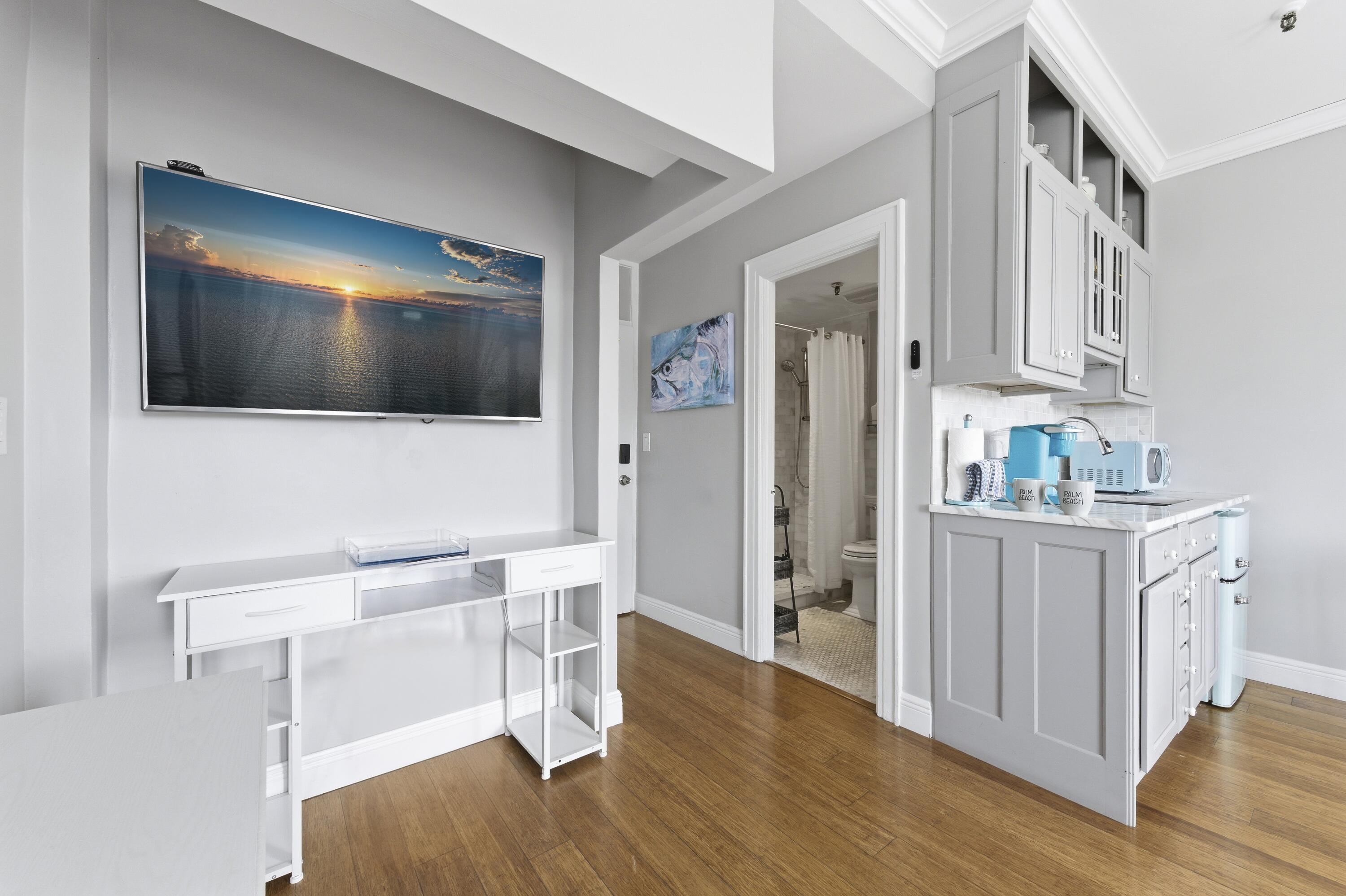 PALM BEACH HOTEL CONDO - Residential