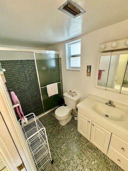 LAKE CLARKE GARDENS CONDO 12 - Residential