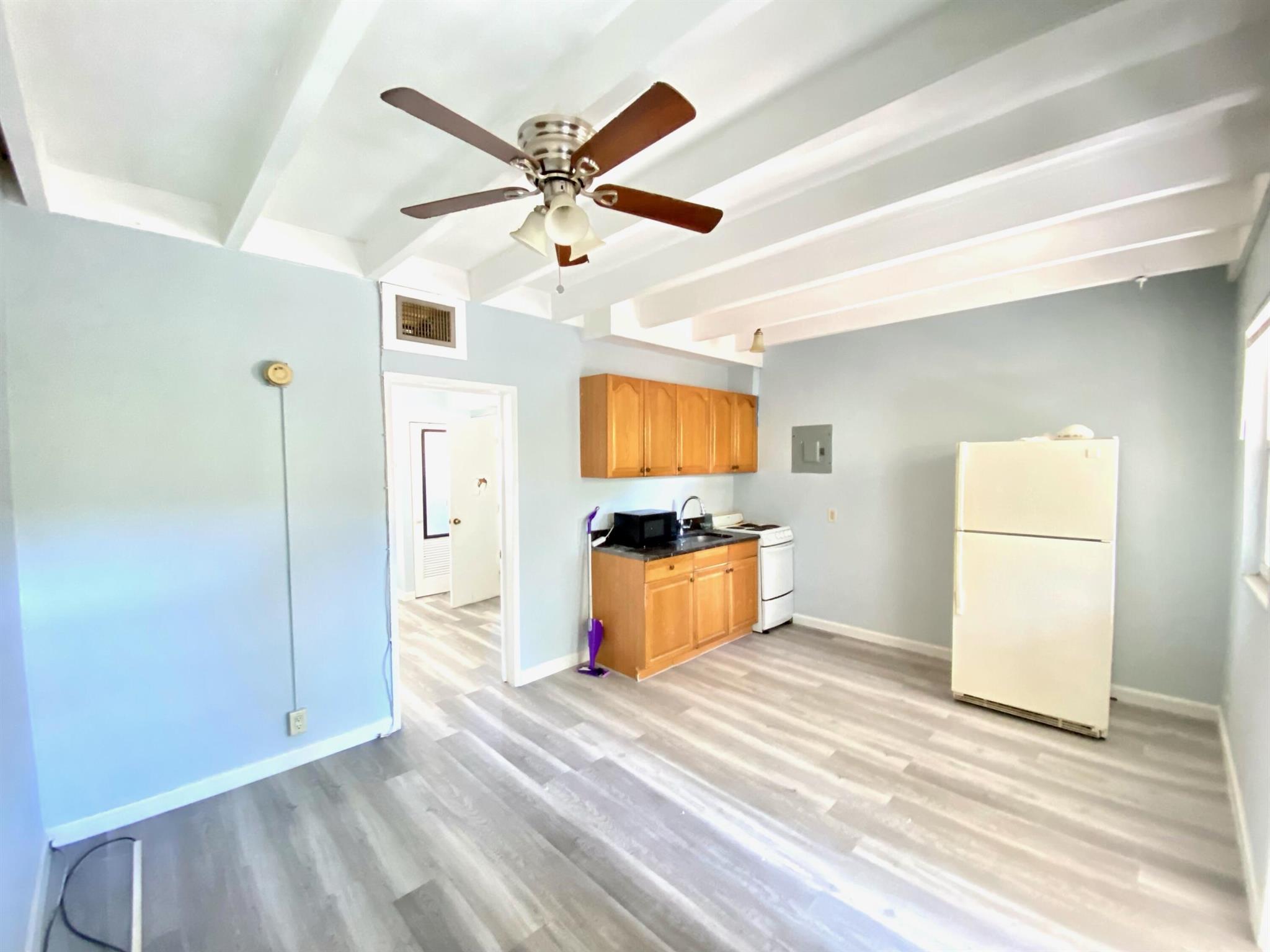 1 bedroom, 1 bathroom apartment located in sunny West Palm Beach. This freshly painted unit is the perfect spot to call home, cozy, clean, modern, and ready for immediate occupancy. Call today!