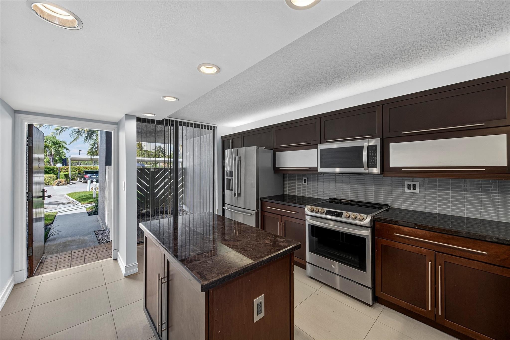 1100 SE 5TH Court 53