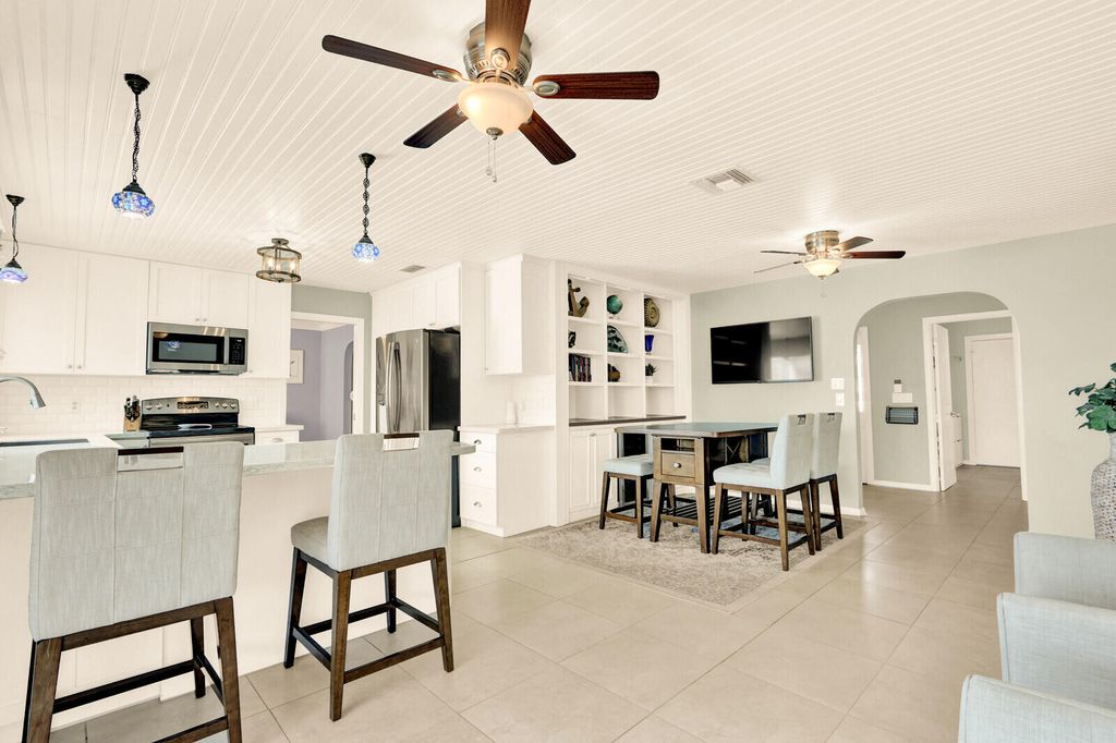 Photo of 3739 Lighthouse Drive, Palm Beach Gardens, FL 33410 (MLS # B26049766)