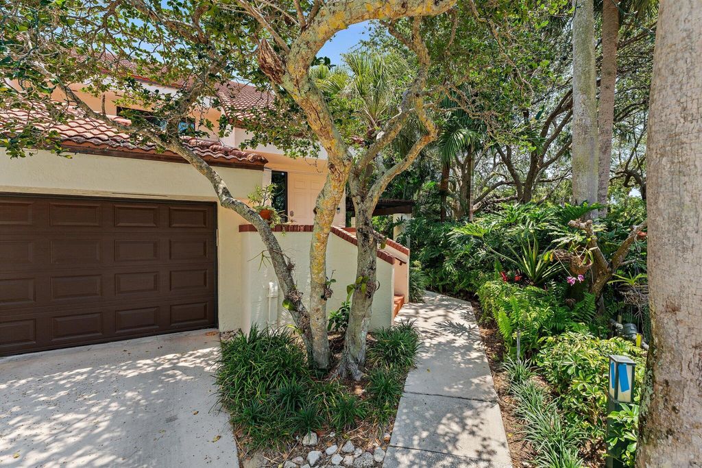 Photo of 104 Sea Oats Drive #D, Juno Beach, FL 33408 (MLS # R10987313)