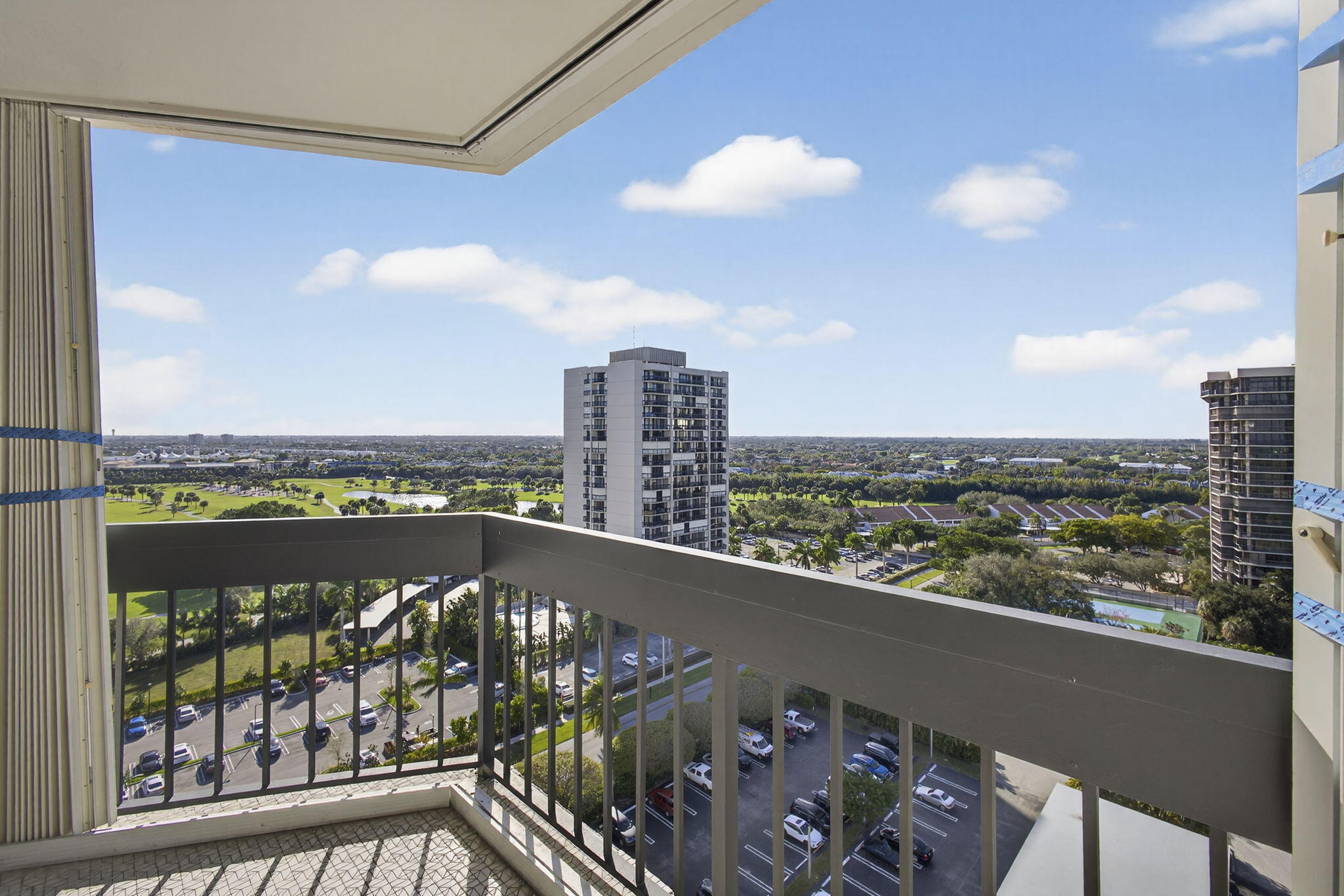 LANDS OF THE PRESIDENT CONDO 3 - Residential