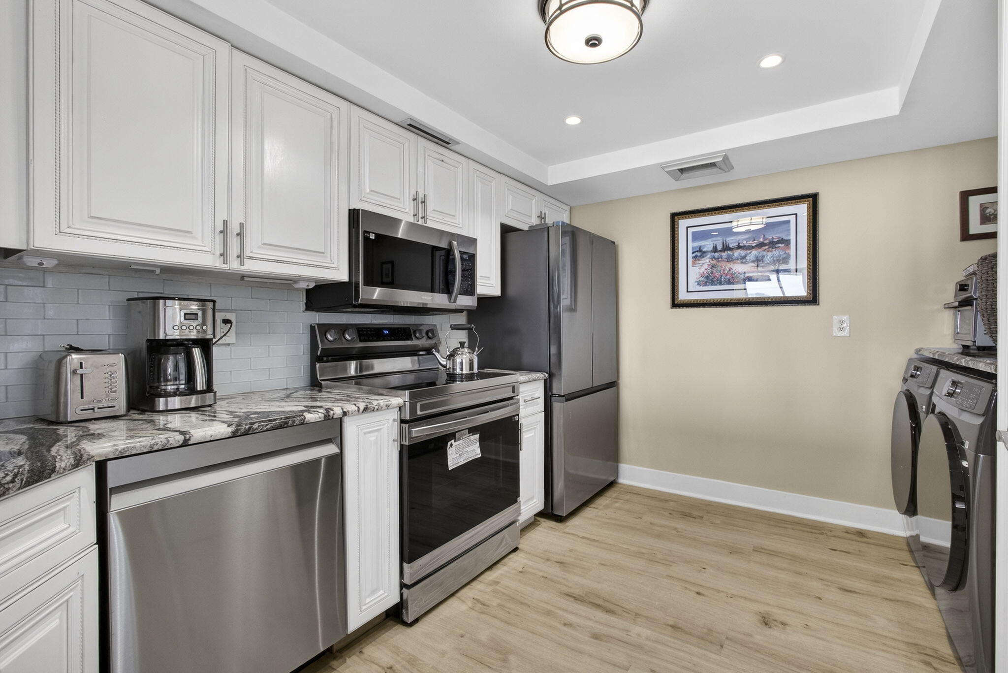 LANDS OF THE PRESIDENT CONDO 3 - Residential