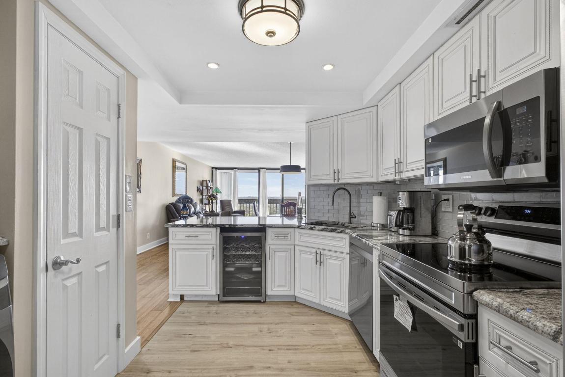 LANDS OF THE PRESIDENT CONDO 3 - Residential