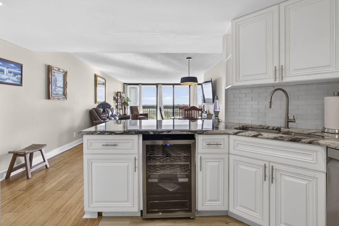 LANDS OF THE PRESIDENT CONDO 3 - Residential