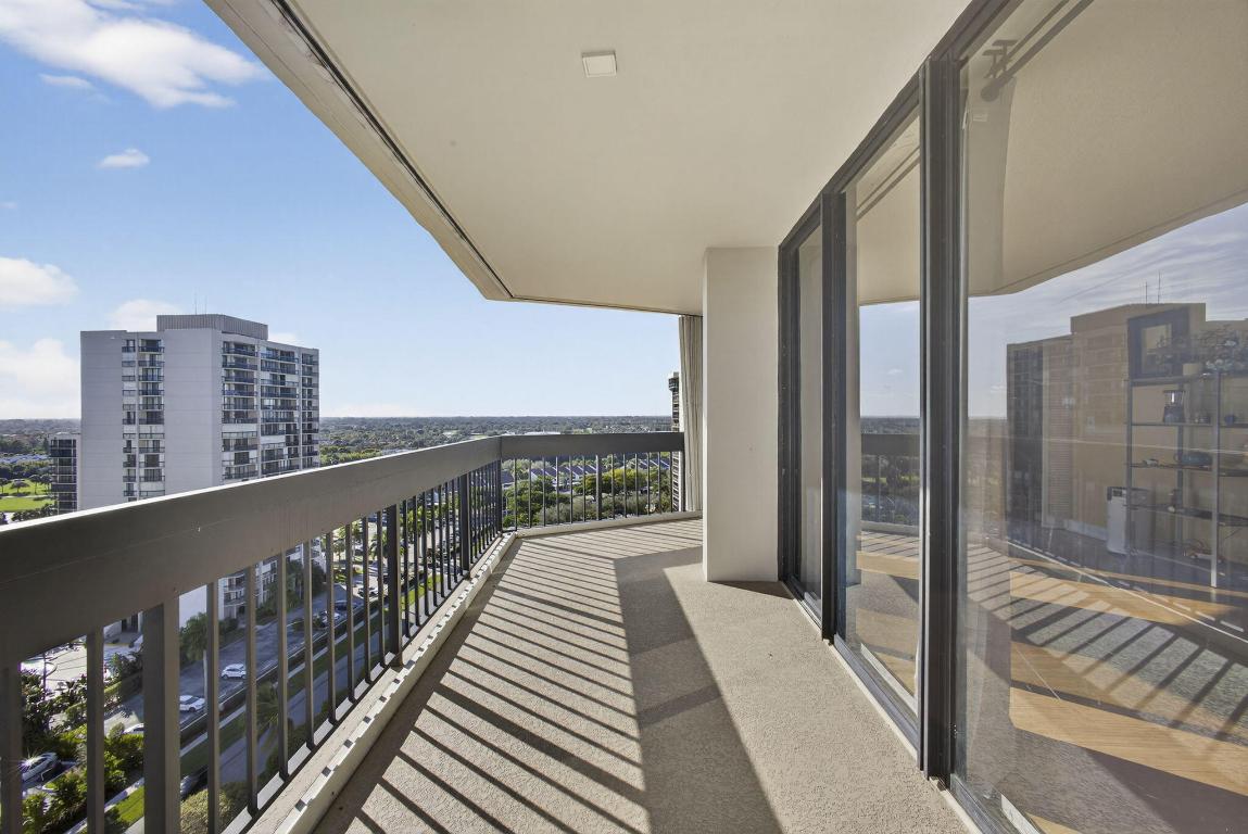 LANDS OF THE PRESIDENT CONDO 3 - Residential