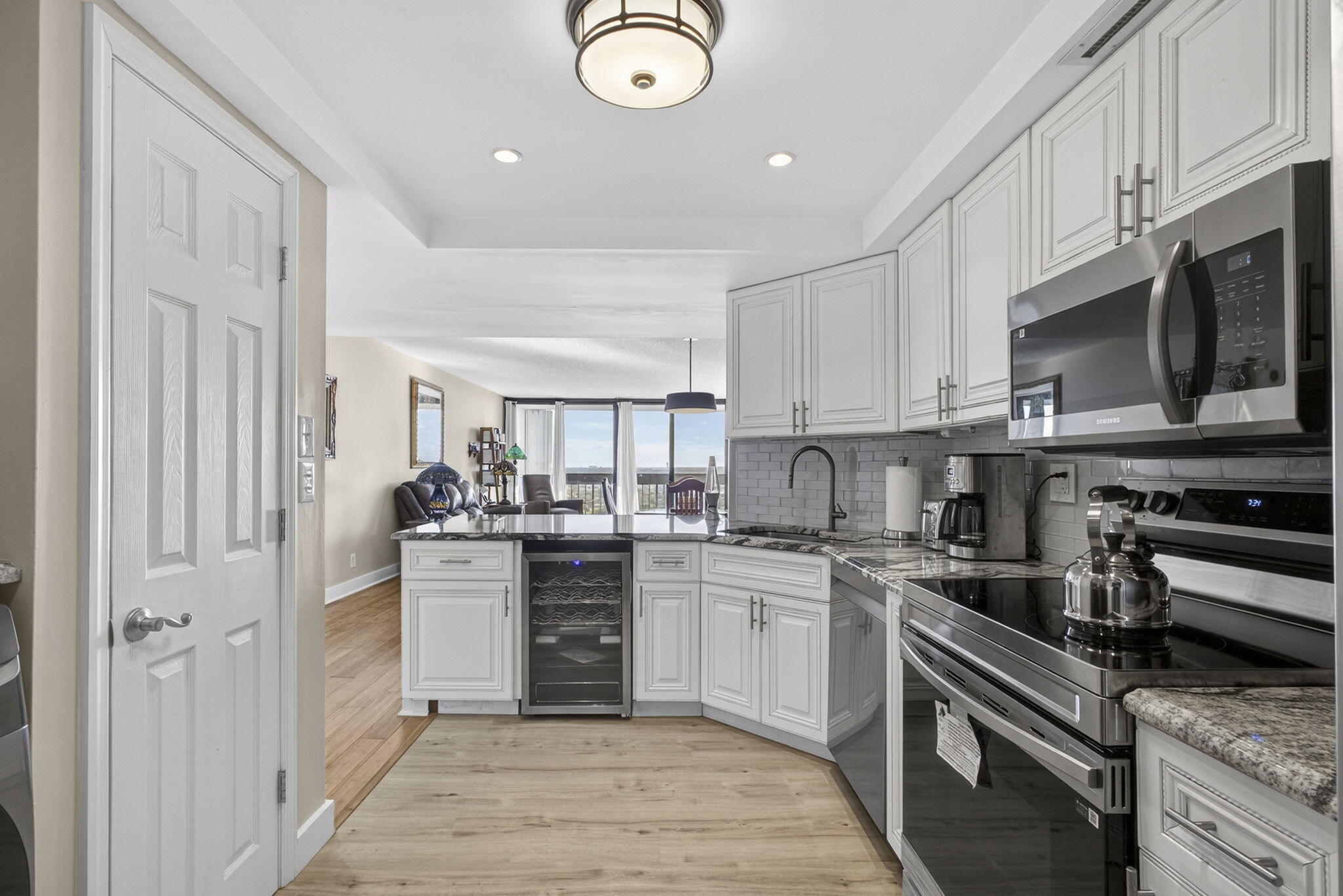 LANDS OF THE PRESIDENT CONDO 3 - Residential