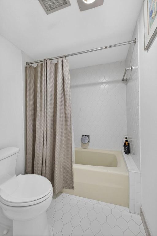 LANDS OF THE PRESIDENT CONDO 3 - Residential